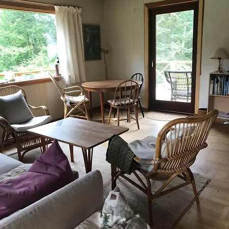 Casa vacanze Awesome In With 2 Bedrooms, Internet And Jacuzzi